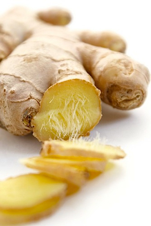 Ấn Độ. Phụ nữ mọi lứa tuổi trên khắp Ấn Độ đều uống hỗn hợp gừng pha mật ong vào mỗi buổi sáng để hạn chế nếp nhăn trên da. Họ chỉ pha vài lát gừng với một thìa mật ong với nước và dễ dàng thực hiện tại nhà.