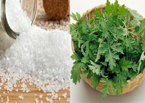 Chườm muối ngải cứu. Lý giải việc chườm muối ngải cứu lại là cách giảm béo bụng hiệu quả cho chị em vì sức nóng của muối rang lên kết hợp với các hoạt chất có trong lá ngải cứu mang lại tác động mạnh mẽ lên vùng mỡ thừa quanh bụng và làm chúng “tiêu tan” một cách tự nhiên, trả lại vóc dáng thon gọn để tự tin đón Tết.