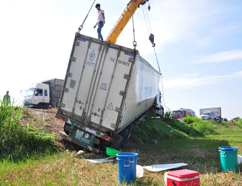 Những vụ tai nạn giao thông thảm khốc tuần qua (18-23/5/2015) Nhung vu tai nan giao thong tham khoc tuan qua (18-23/5/2015)