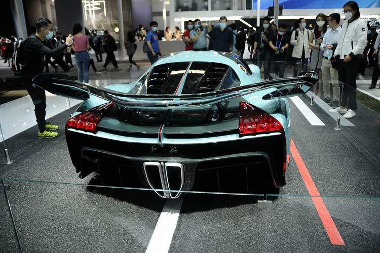 Cung cấp sức mạnh cho xe là động cơ tăng áp V8 kết hợp với động cơ điện, sản sinh công suất 1.400 mã lực. Với thông số này, S9 có thể tăng tốc 0-100 km/h trong 1,9 giây, tốc độ tối đa khoảng 400 km/h.