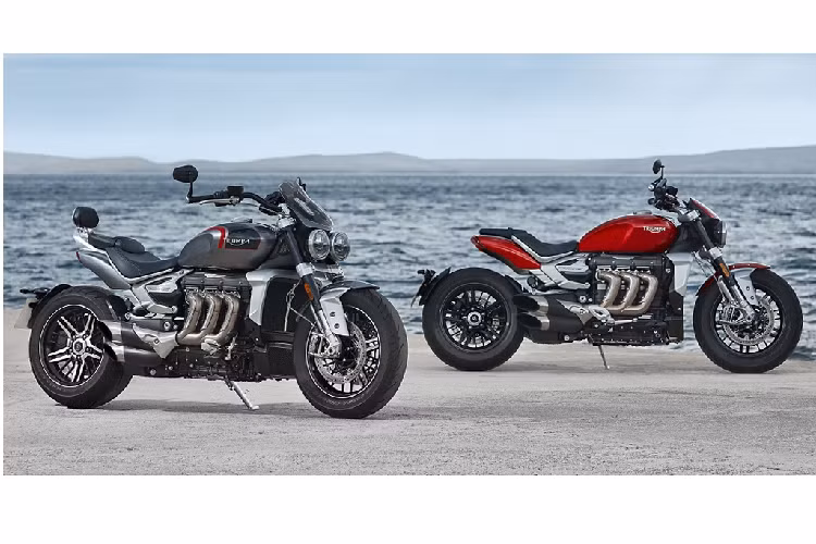 Tổng thể, Rocket 3 phiên bản R (Roadster) và GT (Gran Turismo) giống nhau đến 95%. Là mẫu xe cho những chuyến đi xa, bản GT có thêm tựa lưng cho người ngồi sau, sưởi ấm tay lái và kính chắn gió cao hơn.