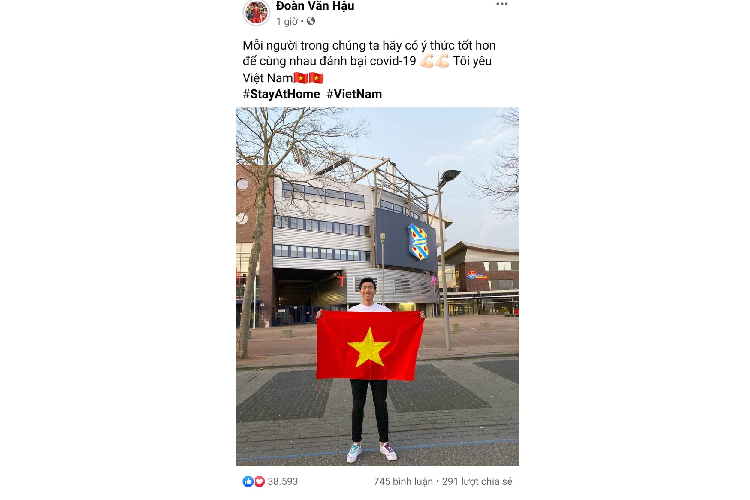 Van Hau tiet lo chuyen bi ky thi khi deo khau trang o Ha Lan