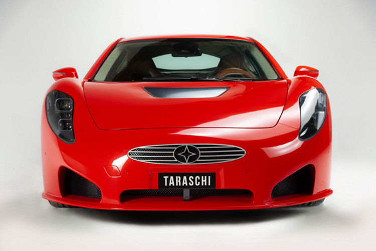 Công ty 1-Off cũng có thể tăng công suất lên 470 mã lực hoặc 520 mã lực nếu muốn. Không bất ngờ, siêu xe Ý chế tạo dựa trên BMW i8 này có giá không hề rẻ. Theo thông báo, giá xe Taraschi Berardo sẽ bán ra tới 800.000 Euro (tương đương 21,8 tỷ đồng) – đắt gấp gần 7 lần so với i8 nguyên bản.