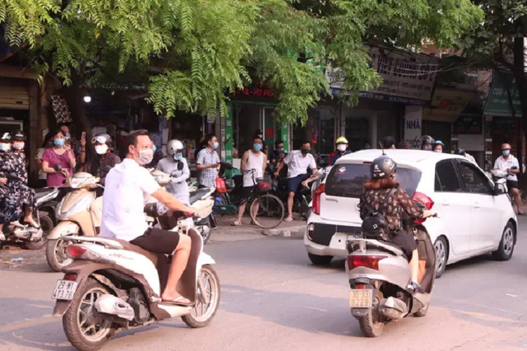 Niem vui truoc cong Benh vien E khi BN994 duoc rut khoi danh sach mac COVID-19