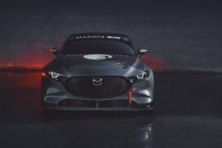 Đây có lẽ là một sự nuối tiếc lớn với fan hâm mộ hãng xe này, tuy nhiên có lẽ họ cũng sẽ được an ủi phần nào với phiên bản Mazda3 tăng áp vừa hạ cánh tại Mỹ gần đây với giá bán 29.900 USD. Cung cấp sức mạnh cho Mazda3 tăng áp mới là động cơ 4 cyl 2,5L với công suất 250 mã lực và mô-men xoắn 433 Nm khi sử dụng nhiên liệu cao cấp. Động cơ kết hợp với hộp số tự động sáu cấp và hệ dẫn động tất cả các bánh.