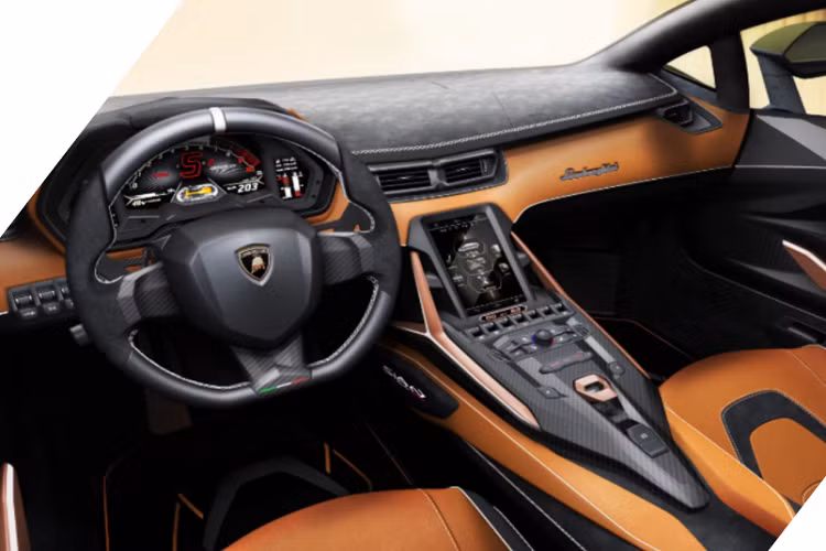 Chưa hết, động cơ của Lamborghini Sian còn kết hợp với hệ thống mild hybrid sử dụng mô-tơ điện 48 V, tạo ra công suất 34 mã lực và được tích hợp vào hộp số. Nhờ đó, Lamborghini Sian sở hữu công suất tổng cộng 808 mã lực và có thể tăng tốc từ 0-100 km/h trong thời gian chỉ 2,8 giây trước khi đạt vận tốc tối đa 350 km/h.