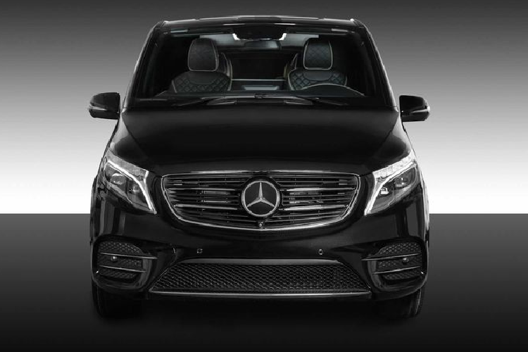 Ở bên ngoài, Mercedes V-Class của Schawe không khác biệt quá nhiều so với phiên bản tiêu chuẩn, ngoại trừ bộ lazang 7 chấu kép cỡ 19 inch. Video: 'Nội soi' xế hộp Mercedes V-Class hạng sang (Nguồn: VTC).