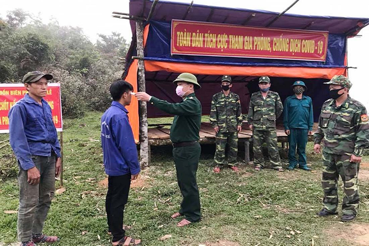 Hiện Đồn Biên phòng Mỹ Lý đang phối hợp với 2 xã Mỹ Lý và Bắc Lý lập khu cách ly tập trung tại các điểm trường để đưa những người từ ngoại tỉnh về địa bàn cách ly theo quy định. Phó chủ tịch UBND huyện Kỳ Sơn Vi Thị Quyên cho biết, thời gian qua, huyện và chính quyền xã đã phối hợp chặt chẽ với lực lượng Bộ đội Biên phòng kiểm soát dịch bệnh Covid-19.