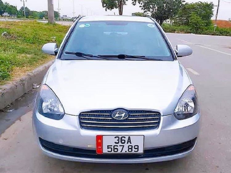 Hyundai Accent 200 trieu, trung 