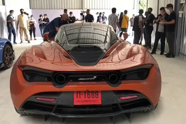 Ước tính các nhà giàu Thái Lan hiện sở hữu trên 8 chiếc siêu xe Lamborghini Aventador SVJ bao gồm bản Coupe và mui trần. Mẫu siêu xe phiên bản giới hạn Lamborghini Aventador SVJ vẫn được trang bị khối động cơ V12, hút khí tự nhiên, dung tích 6.5 lít quen thuộc trên những chiếc Aventador LP700-4 rất được ưa chuộng tại thị trường Việt Nam.