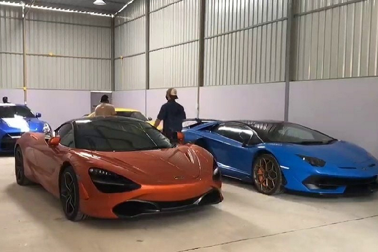 Tuy nhiên với siêu xe Aventador SVJ, hãng Lamborghini đã tinh chỉnh lại khối động cơ này nhằm tạo ra công suất tối đa 770 mã lực, cao hơn 70 mã lực so với bản tiêu chuẩn và 20 con ngựa so với Lamborghini Aventador SV. Mô-men xoắn cực đại của Lamborghini Aventador SVJ cũng được nâng cấp thêm 30 Nm lên mức 720 Nm so với các dòng siêu xe Aventador còn lại.