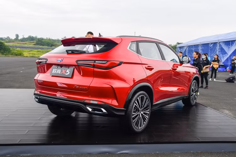 Xe sẽ được bán tại thị trường xe Trung Quốc trong tháng 11, và giá xe Oshan X5 khởi điểm sẽ là khoảng 120.000 nhân dân tệ (xấp xỉ 400 triệu đồng).