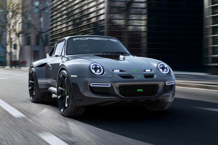 Ở phần đầu xe, lưới tản nhiệt được vẽ lại to hơn với các mảng ốp dạng tổ ong. Đồ họa của phần đèn định vị lấy từ các mẫu 911 mới nhưng được tinh chỉnh đôi chút cho cảm giác hiện đại hơn. Hai bên hốc bánh được mở rộng giúp dáng xe trông cân đối hơn khi sử dụng bộ mâm lên đến 24 inch và gầm cao hơn thiết kế nguyên bản.