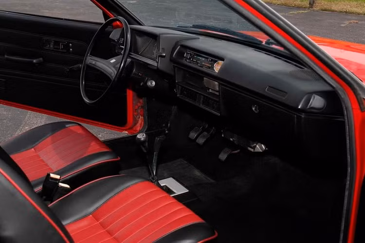 Hiện chưa có giá ước tính của chiếc ôtô 2 đầu này. Chỉ biết rằng, chiếc xe này thuộc một bộ sưu tập ô tô bao gồm nhiều chiếc ô tô "cơ bắp" Mỹ khác mang thương hiệu Chevrolet Camaro và Corvette.