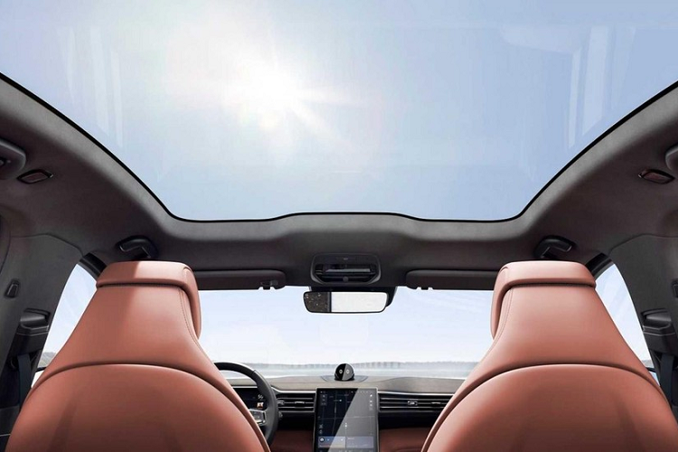 Tương tự với tất cả các mẫu xe ôtô điện Nio khác, người mua có thể hoán đổi cum pin miễn phí vô hạn lần. Đối với EC6, nhà sản xuất có đưa ra hai tùy chọn cụm pin 70 kWH và 100 kWh với cự li di chuyển lần lượt 440 km và 615 km theo chu trình NEDC.