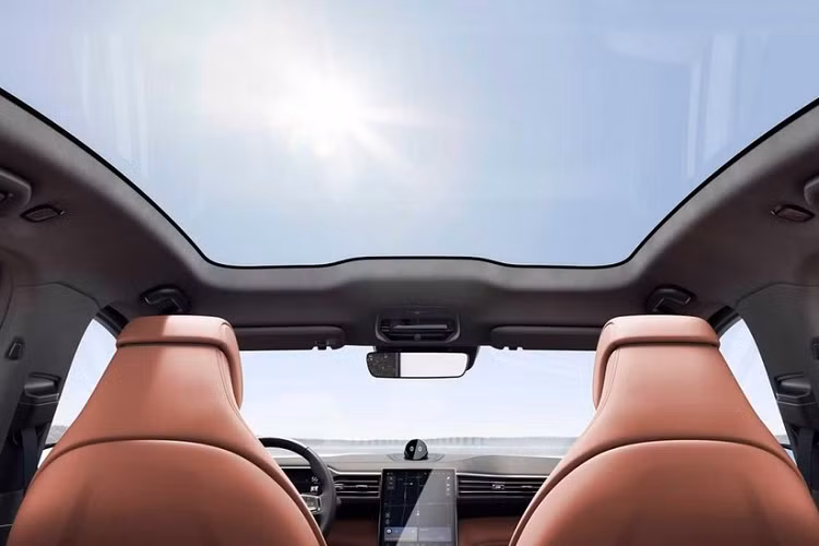 Tương tự với tất cả các mẫu xe ôtô điện Nio khác, người mua có thể hoán đổi cum pin miễn phí vô hạn lần. Đối với EC6, nhà sản xuất có đưa ra hai tùy chọn cụm pin 70 kWH và 100 kWh với cự li di chuyển lần lượt 440 km và 615 km theo chu trình NEDC.