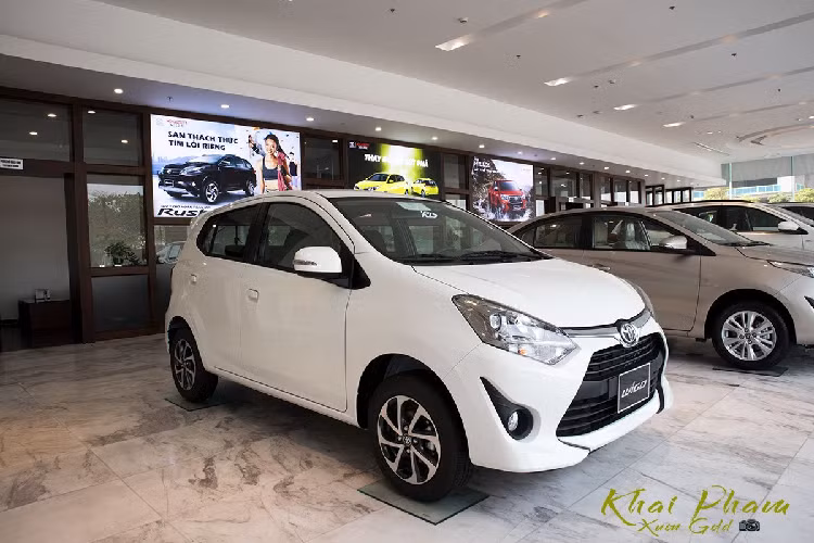 Có thể thấy, Toyota Wigo hiện hành vẫn chỉ là lựa chọn thứ 3 trong phân khúc sau Hyundai Grand i10, Kia Morning... Người dùng Việt Nam vẫn đang mong chờ phiên bản nâng cấp đến từ thương hiệu Nhật Bản với việc bổ sung thêm trang bị, nhưng hiện giờ vẫn chưa có bất cứ thông tin nào liên quan đến việc xe được nâng cấp sẽ ra mắt. Trước tình hình khó khăn, các đại lý đang giảm giá Toyota Wigo cao nhất 20 triệu đồng nhằm thúc đẩy doanh số.