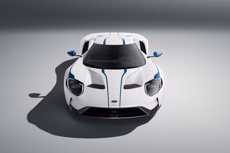 Chỉ có 40 chiếc GT Studio Collection được bán ra trên 2 đời xe là GT 2021 và 2022. Khách hàng có thể lựa chọn 7 màu sơn tiêu chuẩn hoặc chi thêm tiền để lựa chọn những màu sơn mở rộng.