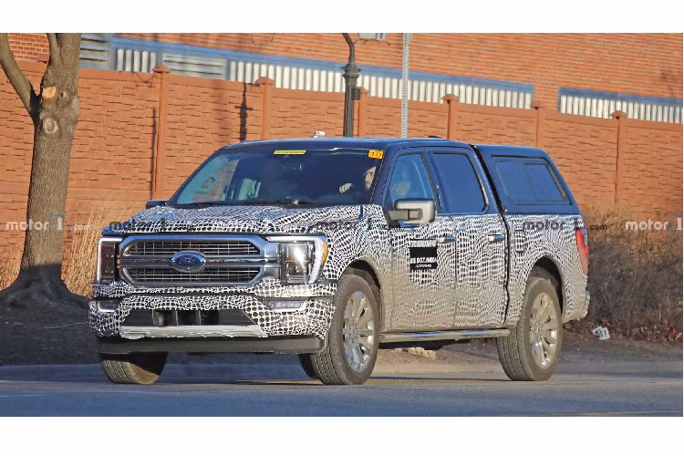 Dù đã nhiều lần bị bắt gặp khi đang chạy thử, nhưng đến nay phần nội thất của Ford F-150 2021 mới lộ diện. Những hình ảnh do trang f150gen14.com cung cấp cho thấy xe sẽ có thay đổi lớn ở cabin.