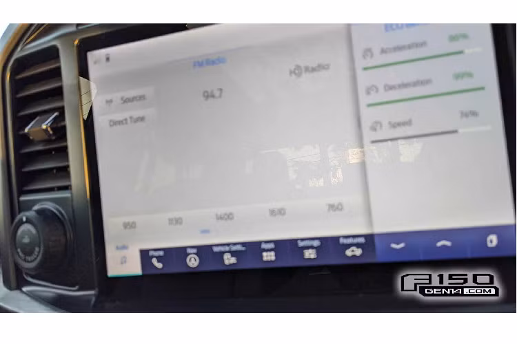 Trước đó không lâu, F-150 2021 đã từng bị phát hiện khi đang chạy thử tại Mỹ. Theo đó, thiết kế tản nhiệt lẫn đèn pha đã lộ diện hoàn toàn.