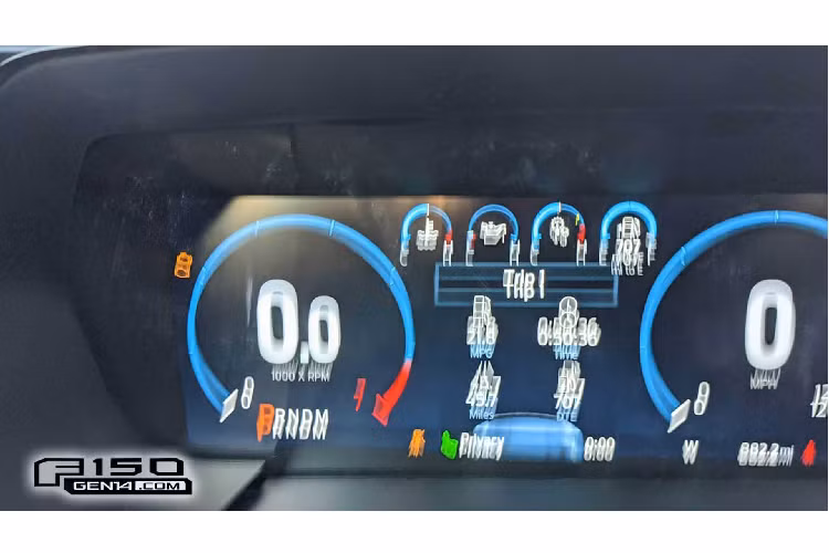 Tuy nhiên, nhiều nhận định cho rằng đây mới là bản prototype nên Ford chưa nâng cấp lên Sync 3. Khi ra mắt chính thức, có thể chắc chắn là F-150 2021 thế hệ mới sẽ sử dụng Sync 4.