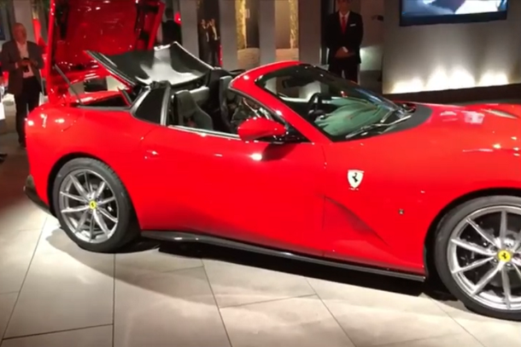 Xe sử dụng động cơ V12, hút khí tự nhiên, dung tích 6.5 lít nên siêu xe mui trần của Ferrari 812 Superfast sở hữu công suất tối đa 789 mã lực đi cùng mô-men xoắn cực đại 718 Nm. So với đối thủ trực tiếp là Lamborghini Aventador S LP740-4 Roadster, thông số công suất tối đa của Ferrari 812 GTS cao hơn đến 49 mã lực, trong khi mô-men xoắn cực đại của hai chiếc siêu xe mui trần hàng đỉnh này là tương đương nhau.