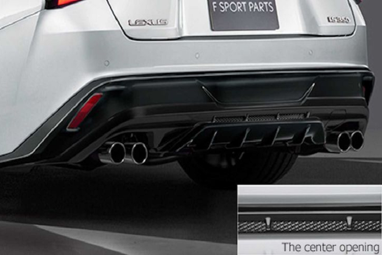 Trong khi bộ bodykit của TRD có màu đen thì các chi tiết ốp của Modellista lại được hoàn thiện trong crôm sáng bóng. IS cũng sẽ có các bánh xe 19 inch riêng biệt của Modellista.