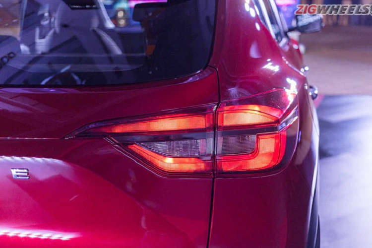 Hiện giá xe Nissan Magnite 2021 tại thị trường Ấn Độ vẫn chưa được công bố. Chỉ biết rằng, xe sẽ cạnh tranh với những đối thủ như Hyundai Venue và Kia Sonet.