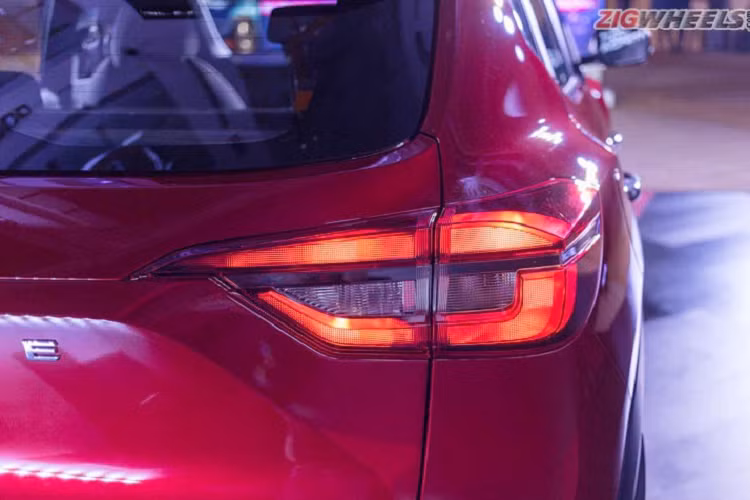 Hiện giá xe Nissan Magnite 2021 tại thị trường Ấn Độ vẫn chưa được công bố. Chỉ biết rằng, xe sẽ cạnh tranh với những đối thủ như Hyundai Venue và Kia Sonet.