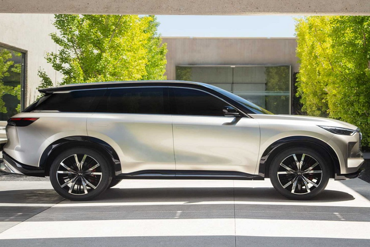 Hệ thống cản trước/sau của Infiniti QX60 2022 mới cũng được tái thiết kế hầm hố hơn, sử dụng màu sơn đen và đi kèm các chi tiết ốp chrome.