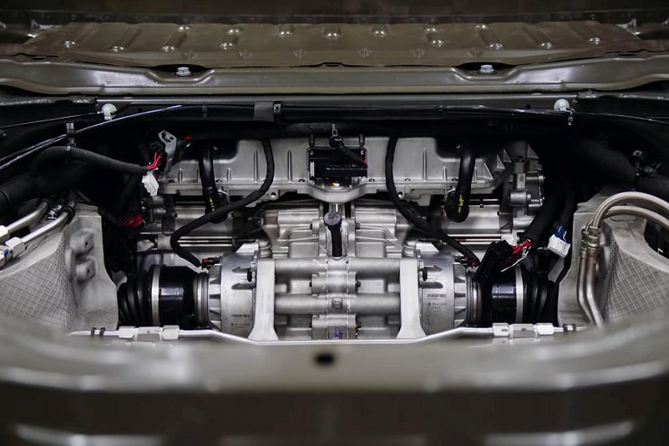 Lý giải sự thành công của GMC Hummer EV, bên cạnh yếu tố về thiết kế bắt mắt mang hơi hướng hiện đại, các trang bị đi kèm tiên tiến cùng hệ truyền động bằng điện thân thiện với môi trường thì mẫu xe này còn ẩn chứa loạt "vũ khí" đáng gờm khác. Chúng bao gồm: