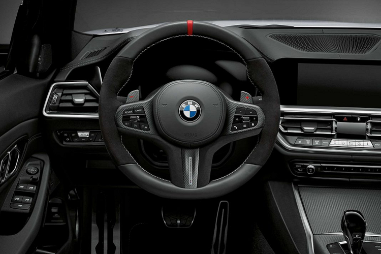 Ra mắt cách đây không lâu, BMW 4 Series Coupe mới sẽ được bán ra với ba cấu hình máy xăng và hai cấu hình máy dầu, trong thời gian tới, hai phiên bản máy dầu khác sẽ được bán ra.