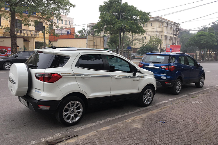 Về truyền động, chưa rõ xe có sự thay đổi nào về động cơ hay không và mức giá xe Ford EcoSport 2020 vẫn là một ẩn số. Hiện tại, mẫu xe này đang được bán ra tại thị trường Việt Nam với 2 tuỳ chọn động cơ, bao gồm động cơ Ecoboost tăng áp 1.0L và động cơ hút khí tự nhiên 1.5L, đi kèm với hộp số tự động 6 cấp SelectShift.