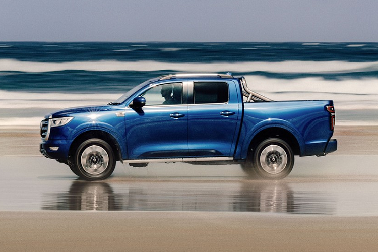 Là sản phẩm của hãng ôtô Trung Quốc Great Wall Motors, Cannon sẽ cạnh tranh với những đối thủ như Toyota Hilux, Ford Ranger và Isuzu D-Max. Kích thước của mẫu xe bán tải GWM Cannon bao gồm chiều dài 5.410 mm, cao 1.934 mm, rộng 1.886 mm và chiều dài cơ sở 3.230 mm. Trong khi đó, chiều cao gầm là 194 mm, khả năng lội nước 500 mm, góc tiếp cận 27 độ, góc thoát 25 độ và góc leo dốc 21,1 độ.