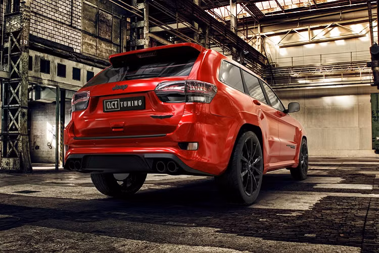 Hennessey Performance của Mỹ đã có thể khiến khối động cơ của bản độ Jeep Trackhawk này sản sinh trên 1.000 mã lực, và giờ đây công ty độ gốc Úc mang tên O.CT Tuning đang giới thiệu tới mọi người phiên bản SUV Cherokee Trackhawk hiệu suất cực cao của riêng họ.