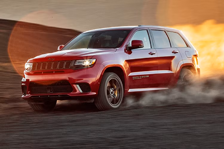 Để gia tăng nhiều công suất đến thế, đội ngũ độ đã tiến hành tái lập trình bộ kiểm soát động cơ. Như bạn có thể mong đợi, việc tăng cường thêm 181 mã lực đã có ảnh hưởng rõ ràng lên khả năng vận hành của chiếc xe.