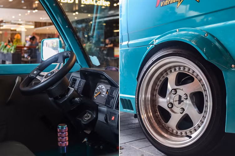 Bản độ được thay bộ mâm AVID kích thước 15 inch đậm chất JDM, đi kèm với lốp to bản 175/50R15. Bộ mâm mới cũng góp phần khiến ngoại hình của chiếc xe tải trở nên thể thao hơn. Vòm bánh xe mở rộng, các trục bánh cũng được thêm vòng đệm để có độ rộng phù hợp.