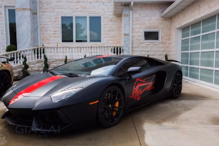 Một số mẫu xe khác góp mặt như Lamborghini Urus độ 850 mã lực, Lamborghini Huracan, Rolls-Royce Phantom Coupe và BMW i8.