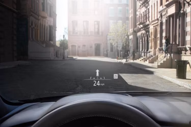 Trên bản Grand Touring, CX-5 sở hữu cụm đồng hồ kỹ thuật số 7 inch. Phiên bản Grand Touring Reserve có thêm màn hình HUD, hàng ghế trước có làm mát, vô-lăng và hàng ghế sau có sưởi ấm, gương hậu gập tự động. Tại thị trường Việt Nam, giá xe Mazda CX-5 bán ra từ 899 triệu đồng đến 1,149 tỷ đồng và được lắp ráp bởi Thaco.