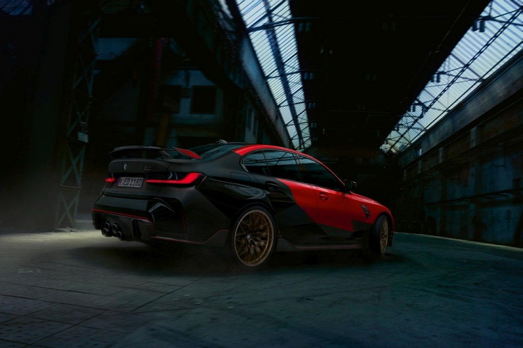 Sử dụng trực tiếp công nghệ từ các mẫu xe đua BMW Motorsport, bố thắng M Performance giúp quá trình giảm tốc hiệu quả với quãng đường phanh ngắn hơn, có khả năng phản ứng với người lái tốt hơn cũng như chịu được nhiệt độ cao.