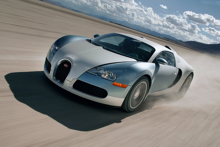 Tháng 2/2002, Volkswagen W12 Nardò được đưa trở lại Nardò Ring cùng một nhóm các tay đua chuyên nghiệp để chinh phục kỷ lục thế giới về quãng đường xa nhất mà một chiếc ôtô có thể đi được trong 24 giờ. Sau một ngày một đêm, chiếc W12 Nardò đã đạt được mục tiêu đề ra khi chạy liên tục hơn 7.900 km với vận tốc trung bình 322 km/h.