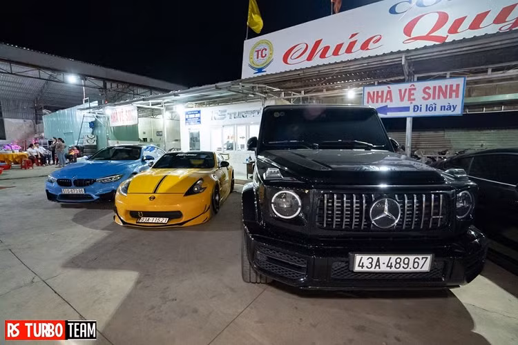 Mercedes-AMG G63 Edition One của trưởng đoàn Car Passion, xe sử dụng động cơ xăng V8, tăng áp kép, dung tích 4.0 lít, sản sinh công suất tối đa 577 mã lực và mô-men xoắn cực đại 850 Nm. Sức mạnh của động cơ được truyền tới bánh thông qua hộp số tự động 9 cấp mới nhất của hãng Mercedes-Benz, nhờ đó, "ông vua địa hình" Mercedes-AMG G63 Edition 1 chỉ cần thời gian 4,5 giây để tăng tốc lên 100 km/h từ vị trí đứng yên trước khi đạt vận tốc tối đa 220 km/h.
