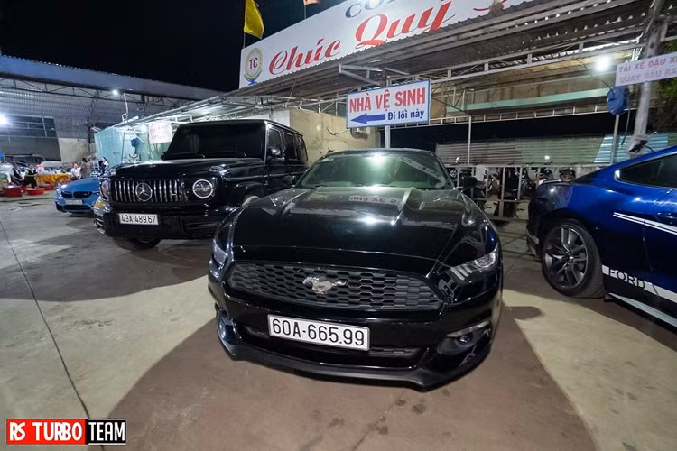 Đội Đồng Nai góp mặt thêm chiếc Ford Mustang thế hệ thứ 6. Ford Mustang ở Đồng Nai sử dụng động cơ EcoBoost 4 xi-lanh, tăng áp, dung tích 2,3 lít, sản sinh công suất tối đa 310 mã lực và mô-men xoắn cực đại 434 Nm.