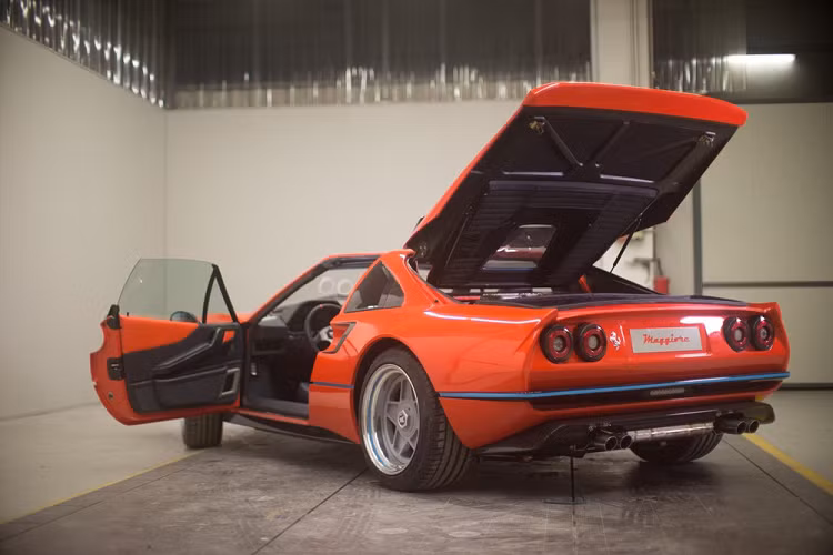 Cùng với mã lực bổ sung, khung gầm xe cũng đã được cải tiến. Khoảng cách rộng giữa hai bánh xe đã rộng thêm 50 mm ở phía trước, và 100 mm ở phía sau. Maggiore cũng nâng cấp hệ thống treo với bộ giảm xóc Koni và điều chỉnh các lò xo cho phù hợp hệ thống phanh mới với bộ kẹp phanh Brembo 4 pít-tông. Hệ thống phanh sử dụng kết nối xuyên tâm, đệm phanh xe đua, và đĩa 280 mm tự thông gió, giúp tăng 50% lực hãm.