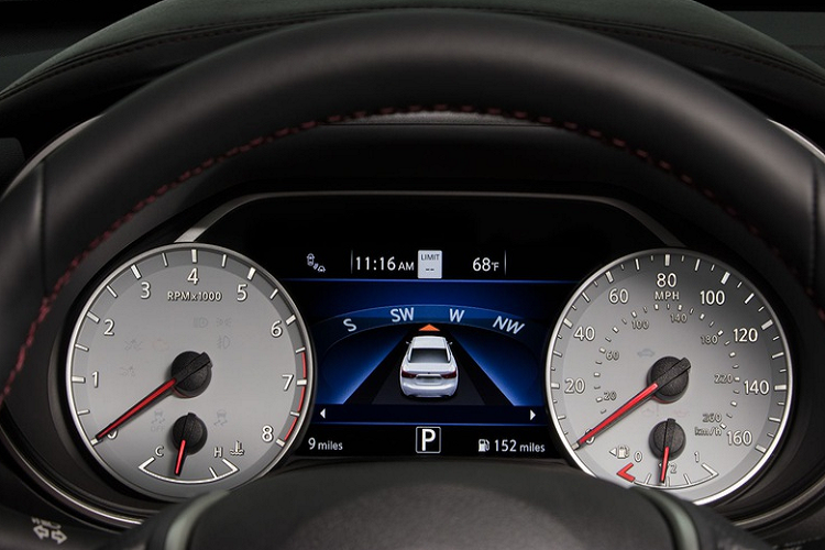 Cung cấp sức mạnh cho Maxima 2021 vẫn là động cơ V6 3.5L, sản sinh công suất 300 mã lực và mô-men xoắn 353 Nm. Động cơ đi kèm hệ dẫn động cầu trước và hộp số vô cấp Xtronic CVT.