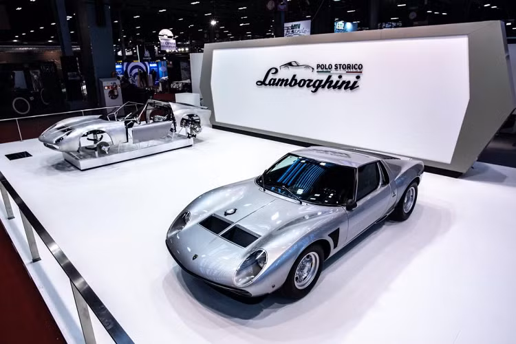 Lamborghini Miura SVJ là một mẫu xe được chế tạo dựa trên nguyên mẫu Jota. Chiếc xe thử nghiệm đã từng được chế tạo và cầm lái bởi Bob Wallace trong các cuộc thử nghiệm nhằm đưa Miura tới tham dự các cuộc đua thời bấy giờ. Việc sửa đổi Miura SVJ để nhằm việc chiếc xe có thể tham gia hạng mục Appendix J của giải FIA, dành cho các dòng xe GT và Touring.