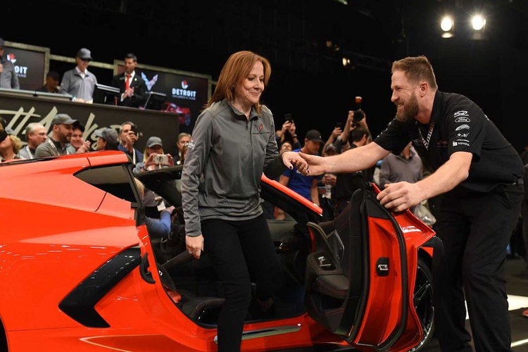 Theo thông cáo báo chí từ General Motors, nhân vật trả giá cao nhất trong cuộc đấu giá vừa qua có tên là Rick Hendrick. Ông vốn được biết đến với vai trò là người sáng lập và CEO của Tập đoàn Ô tô Hendrick