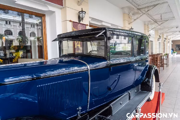 Xe được trang bị động cơ 6 xi-lanh L-head dung tích 3,1 lít. Từ đó, chiếc xe có khả năng sản sinh công suất 40 mã lực. Xe được trang bị hộp số sàn 3 cấp. Tổng khối lượng của chiếc xe này lên tới hơn 1,1 tấn.