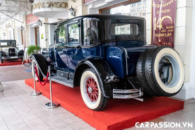 Ngay từ trong những năm đầu thành lập, thương hiệu đã chế tạo ra những mẫu xe hoàn chỉnh đầu tiên cũng như đi tiên phong trong việc chế tạo các công nghệ cho xe hơi ở thời điểm bấy giờ như đây chính là hãng xe đầu tiên mang tới một mẫu xe có phần khoang hành khách kín, thay cho đa số những mẫu xe thời bấy giờ được thiết kế với khoang hành khách mở.