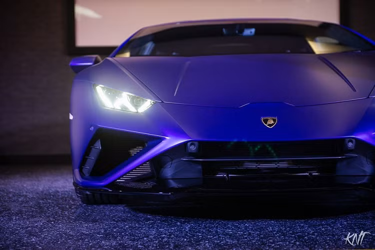 Có thể nói siêu xe Lamborghini Huracan EVO RWD 2020 mới sinh ra để hoàn thành bộ sưu tập cho những chiếc Lamborghini Huracan Facelift đã có Lamborghini Huracan EVO Coupe và Lamborghini Huracan EVO Spyder.